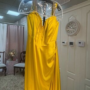 Elegant Yellow Evening Gown